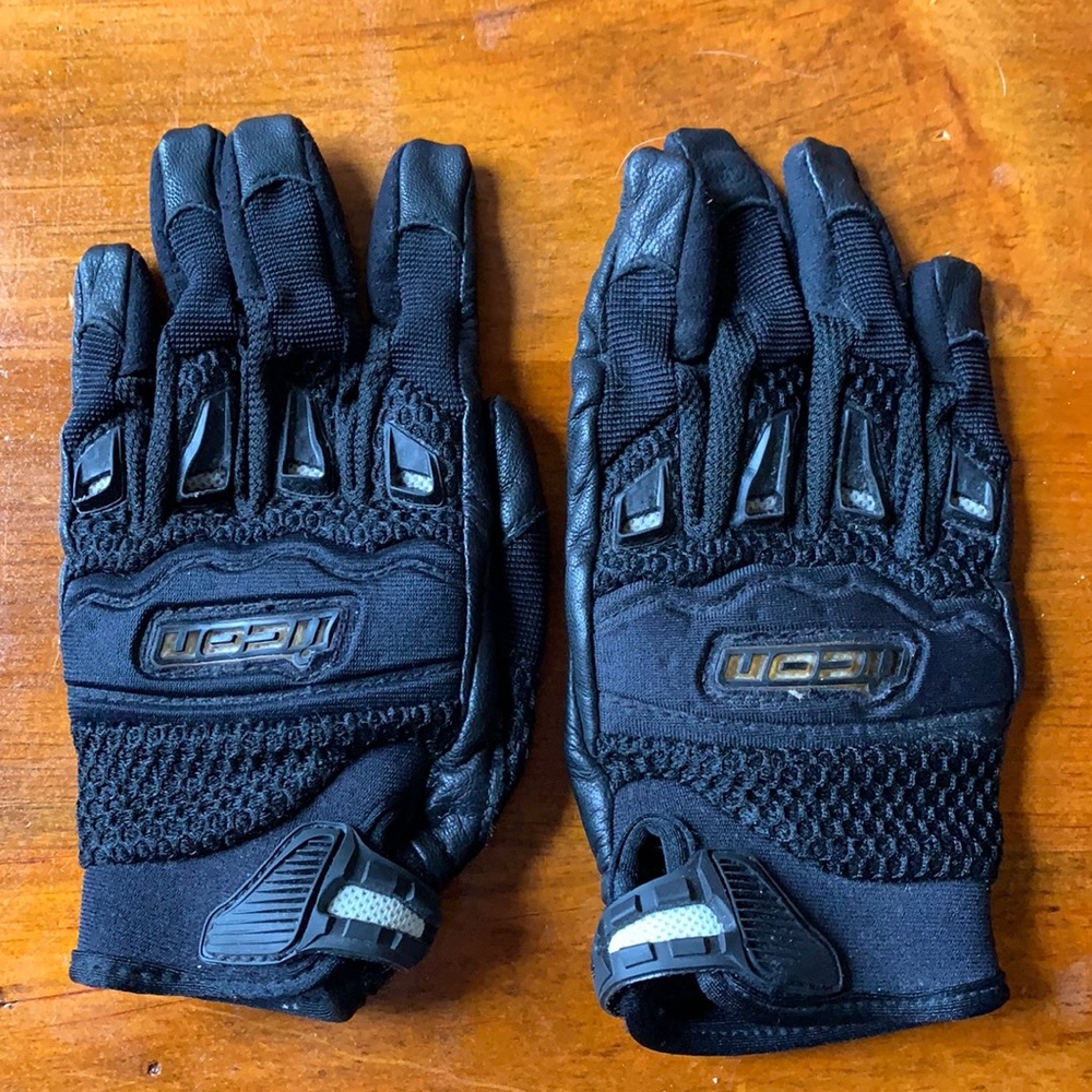 ICON 29er women’s motorcycle gloves